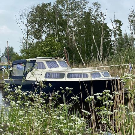 Boat Allemansfreon - Kamperen Op Het Water - Niet Om Mee Te Varen - Read Host Profile-Lees Hostprofiel Jutrijp Exteriér fotografie