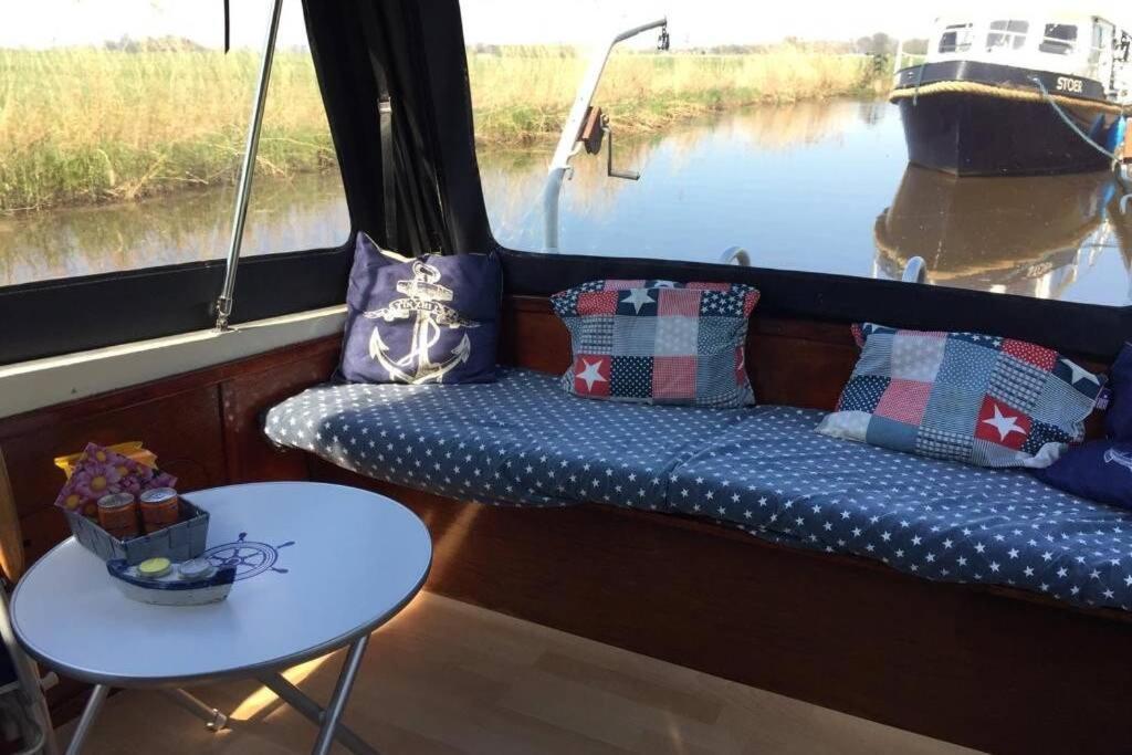Boat Allemansfreon - Kamperen Op Het Water - Niet Om Mee Te Varen - Read Host Profile-Lees Hostprofiel Jutrijp Exteriér fotografie