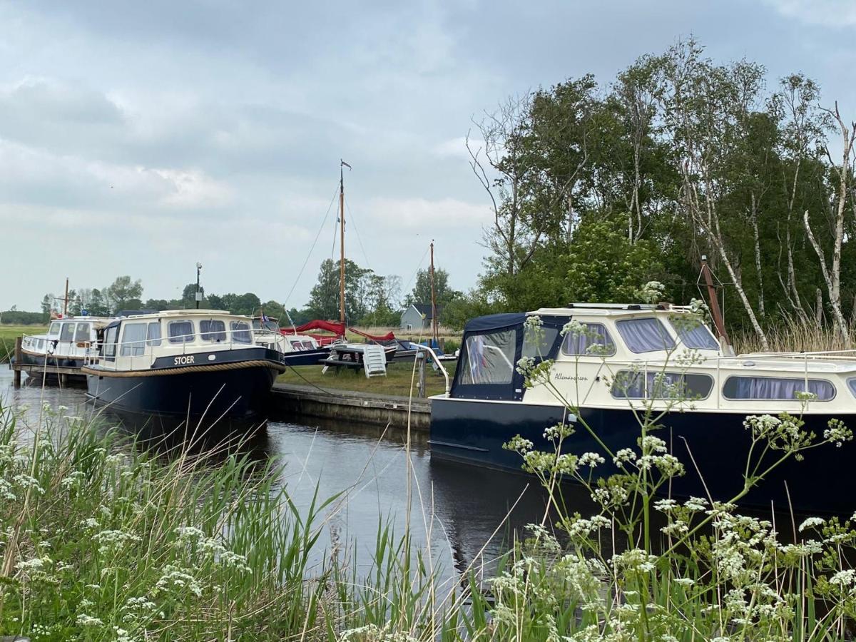Boat Allemansfreon - Kamperen Op Het Water - Niet Om Mee Te Varen - Read Host Profile-Lees Hostprofiel Jutrijp Exteriér fotografie