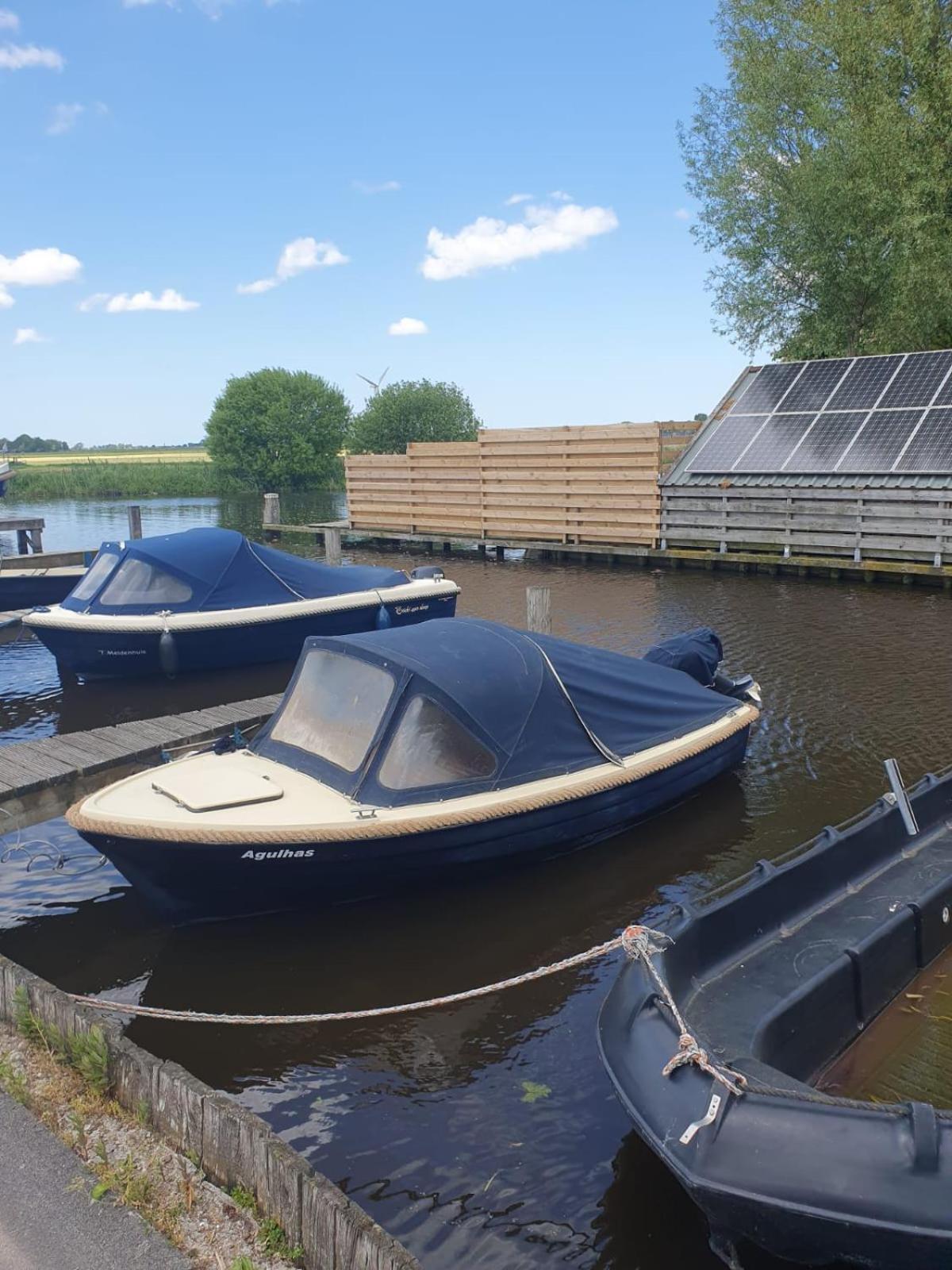 Boat Allemansfreon - Kamperen Op Het Water - Niet Om Mee Te Varen - Read Host Profile-Lees Hostprofiel Jutrijp Exteriér fotografie