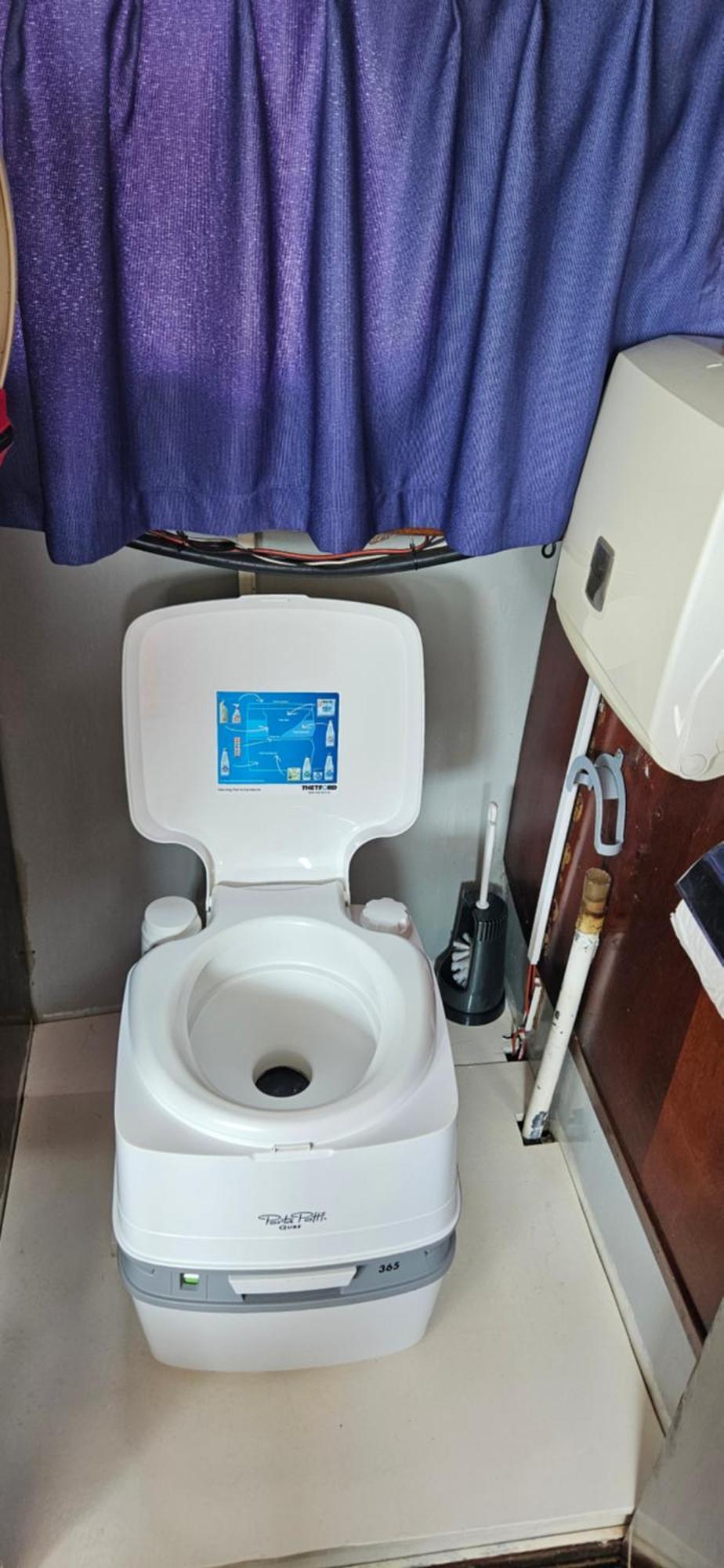 Boat Allemansfreon - Kamperen Op Het Water - Niet Om Mee Te Varen - Read Host Profile-Lees Hostprofiel Jutrijp Exteriér fotografie